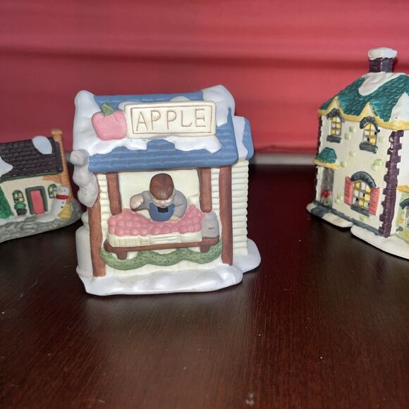 3 Piece Christmas Village Pieces 5/6 Inches Post Office Lighthouse Apple Vendor - Picture 10 of 13
